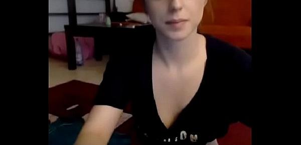  Teen reveals her body on the webcam
